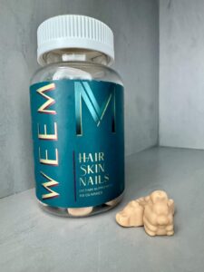 Amazon same product WEEM Hair Skin and Nails Gummies - Supports Healthy Hair - Vegan biotin Vitamins for Women & Men Supports Faster Hair Growth, Stronger Nails, Healthy Skin, Extra Strength photo review