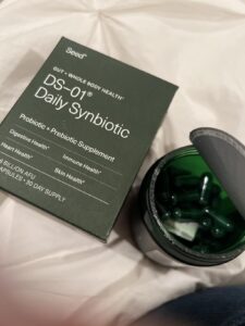 Amazon same product Seed DS-01 Daily Synbiotic - Prebiotic and Probiotic for Women & Men - Digestive Health, Gut Health, Immune Support, Bloating & Constipation Relief - Vegan & Shelf-Stable - 60 Capsules (30-Day Supply) photo review