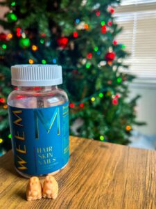 Amazon same product WEEM Hair Skin and Nails Gummies - Supports Healthy Hair - Vegan biotin Vitamins for Women & Men Supports Faster Hair Growth, Stronger Nails, Healthy Skin, Extra Strength photo review