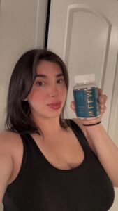 Amazon same product WEEM Hair Skin and Nails Gummies - Supports Healthy Hair - Vegan biotin Vitamins for Women & Men Supports Faster Hair Growth, Stronger Nails, Healthy Skin, Extra Strength photo review