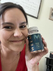 Amazon same product WEEM Hair Skin and Nails Gummies - Supports Healthy Hair - Vegan biotin Vitamins for Women & Men Supports Faster Hair Growth, Stronger Nails, Healthy Skin, Extra Strength photo review