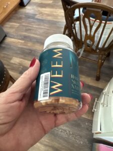 Amazon same product WEEM Hair Skin and Nails Gummies - Supports Healthy Hair - Vegan biotin Vitamins for Women & Men Supports Faster Hair Growth, Stronger Nails, Healthy Skin, Extra Strength photo review